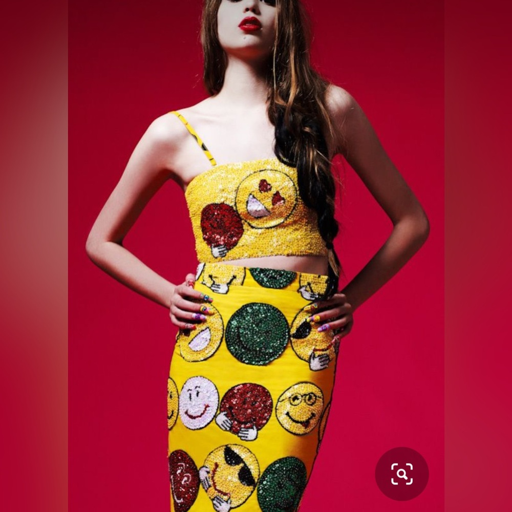 Discount Universe Smiley Face Emogical MIDI Skirt